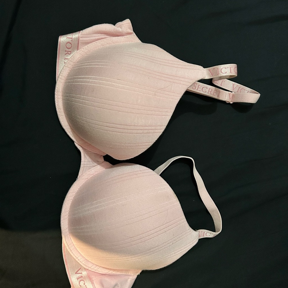 Victoria's Secret Light Pink Bra